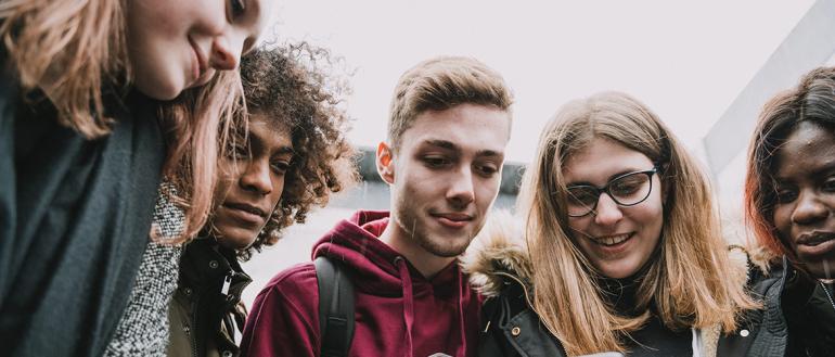 1170x500-etudiants_exterieur_2018_lettres-www.antoineborzeix.fr-205.jpg