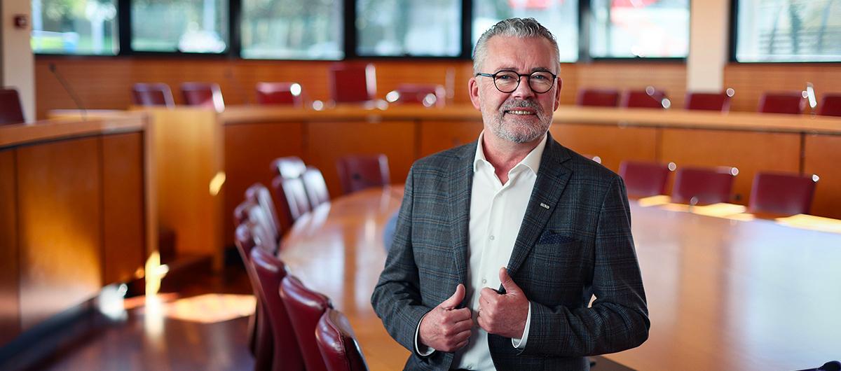 Pascal Olivard, président de L'UBO, dans la salle des Conseils